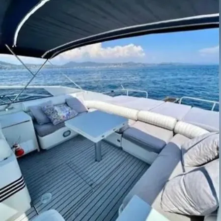 Location Bateau A Quai Les Mamours 船屋 孔格林