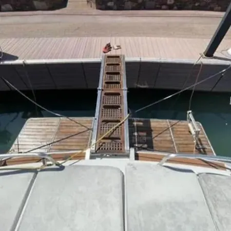 船屋 Location Bateau A Quai Les Mamours