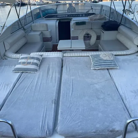 Location Bateau A Quai Πλωτό κατάλυμα