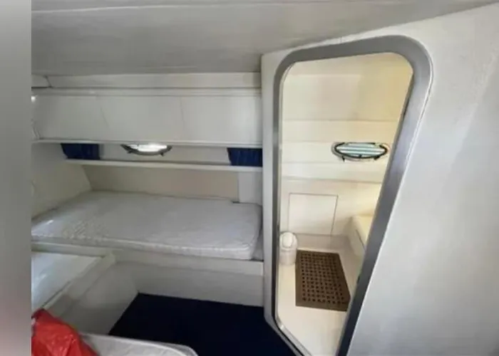 船屋 Location Bateau A Quai Les Mamours 孔格林