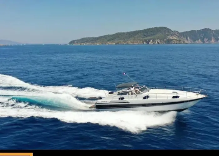Location Bateau A Quai Les Mamours * קוגולין